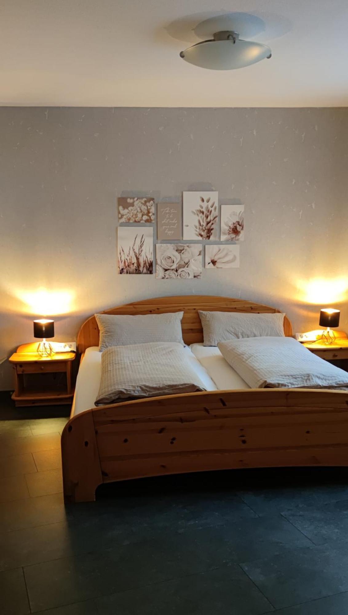 Ferienwohnung Nadine Petschler Obereisenheim Exterior foto